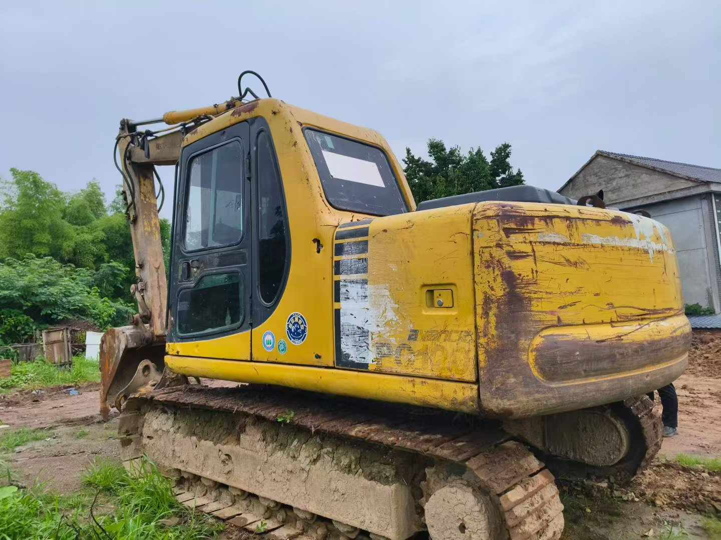 Buy Komatsu PC120-6 Used Excavator / 2 Buy Komatsu PC120-6 Used Excavator / 2
