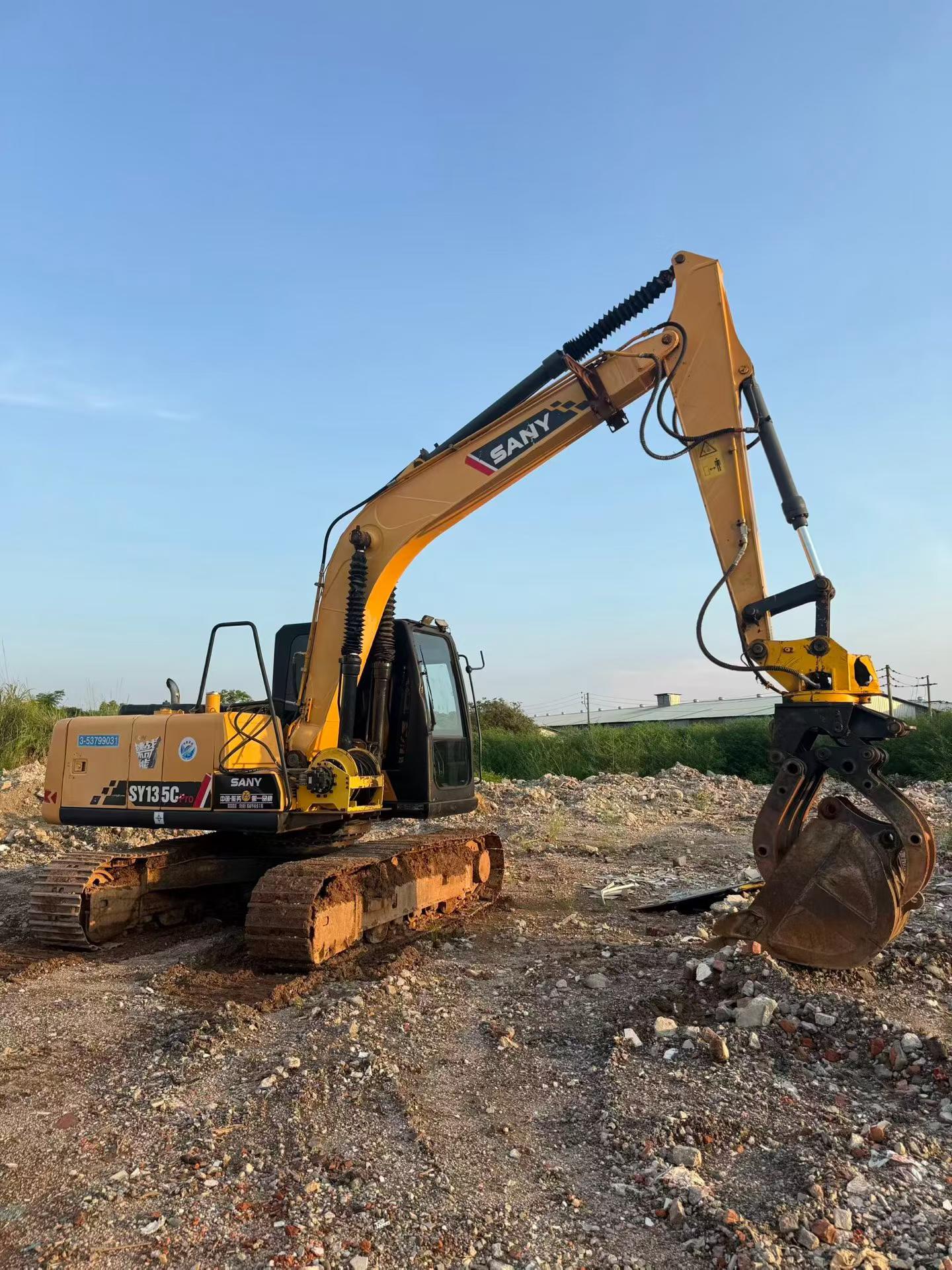 Buy Sany SY135 Used Excavator / 4 Buy Sany SY135 Used Excavator / 4