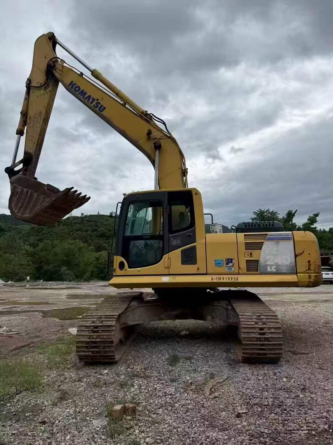 Buy Komatsu PC240-6 Used Excavator / 1