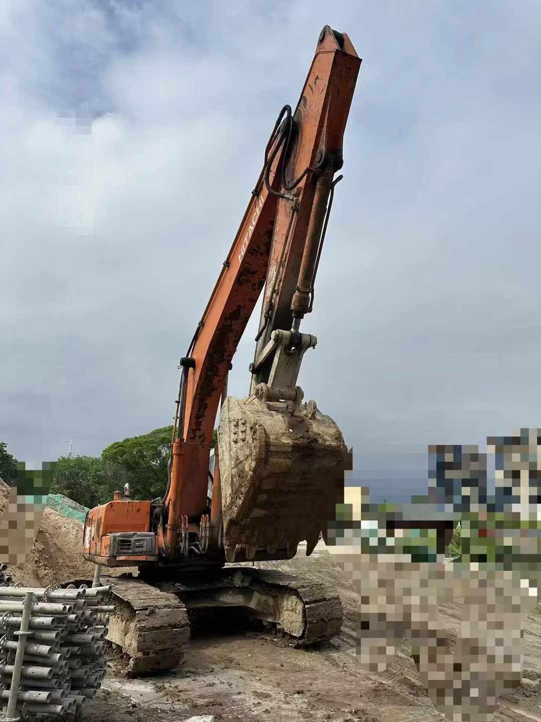 Buy Hitachi EX200-5 Used Excavator / 1