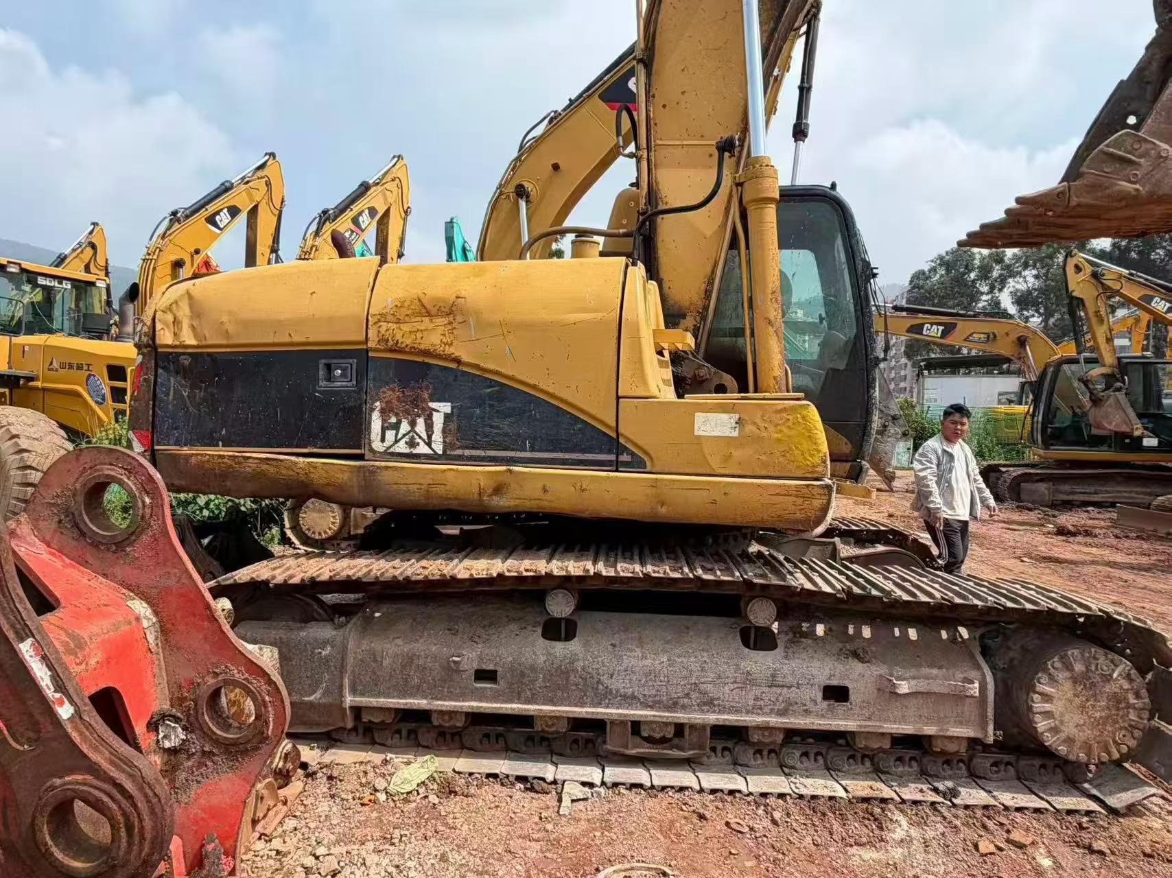 Buy Caterpillar 320C Used Excavator / 2 Buy Caterpillar 320C Used Excavator / 2