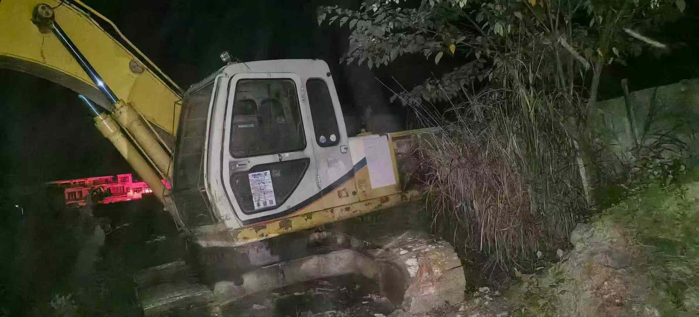 Buy Kato HD823 Used Excavator / 3