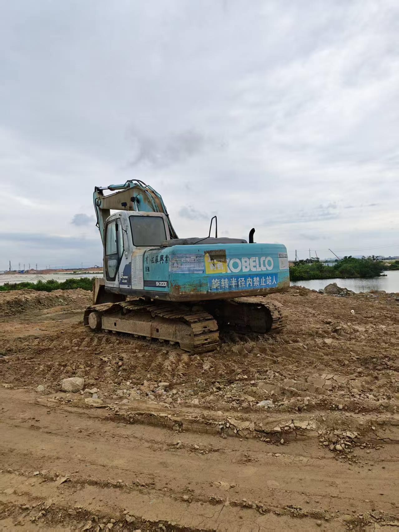 Buy Kobelco SK200-9 Used Excavator / 2 Buy Kobelco SK200-9 Used Excavator / 2