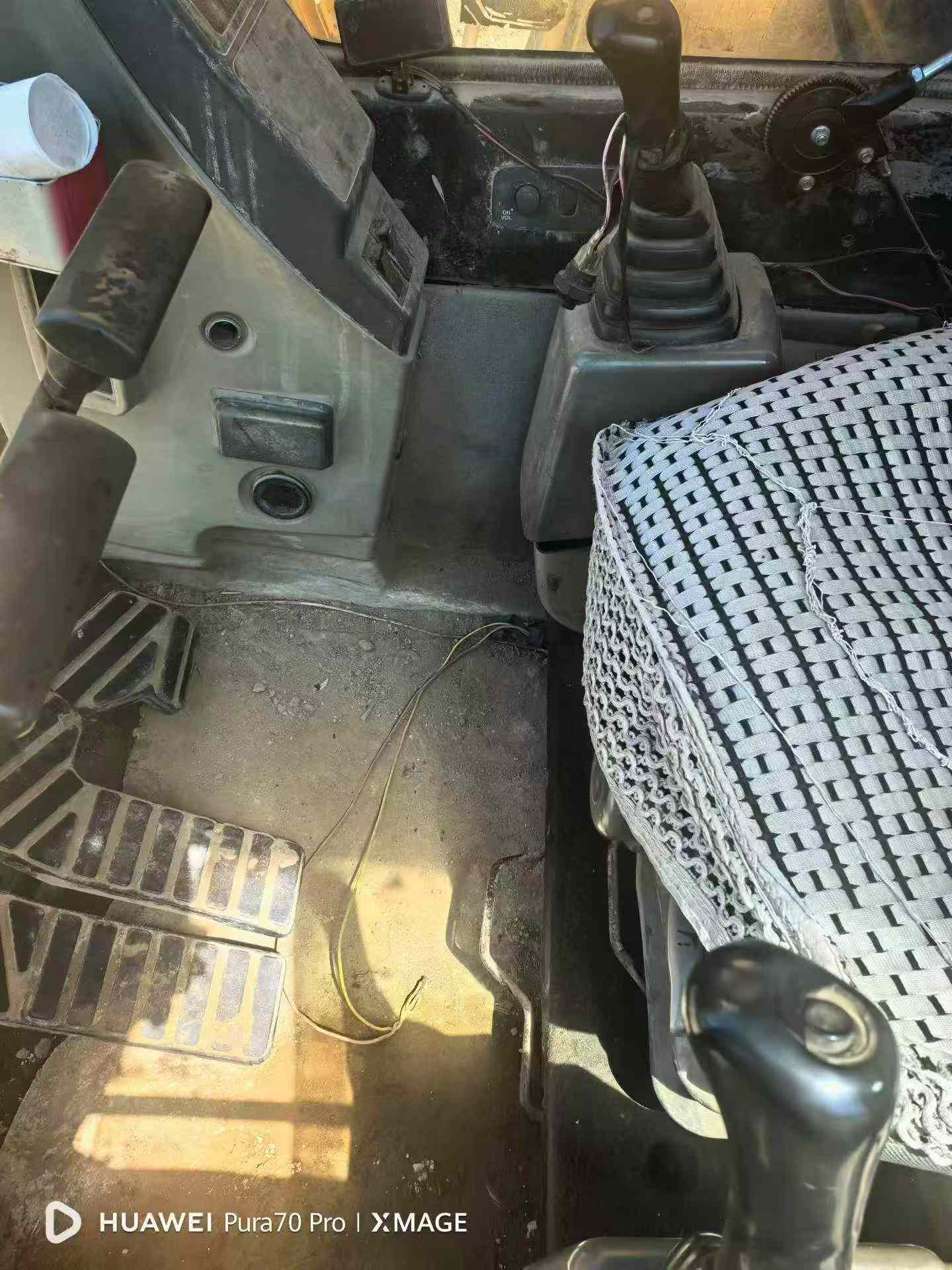 Buy Hyundai R215-7 Used Excavator / 8 Buy Hyundai R215-7 Used Excavator / 8