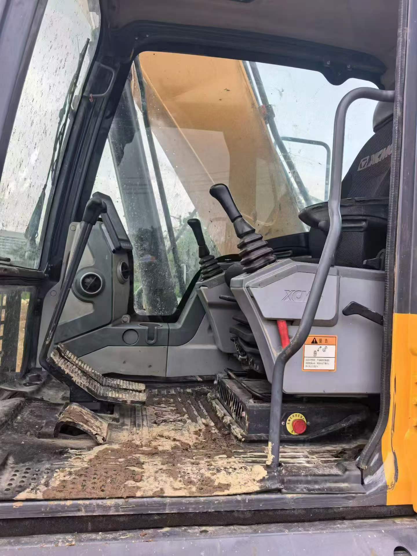Buy XCMG XE270DK Used Excavator / 7 Buy XCMG XE270DK Used Excavator / 7