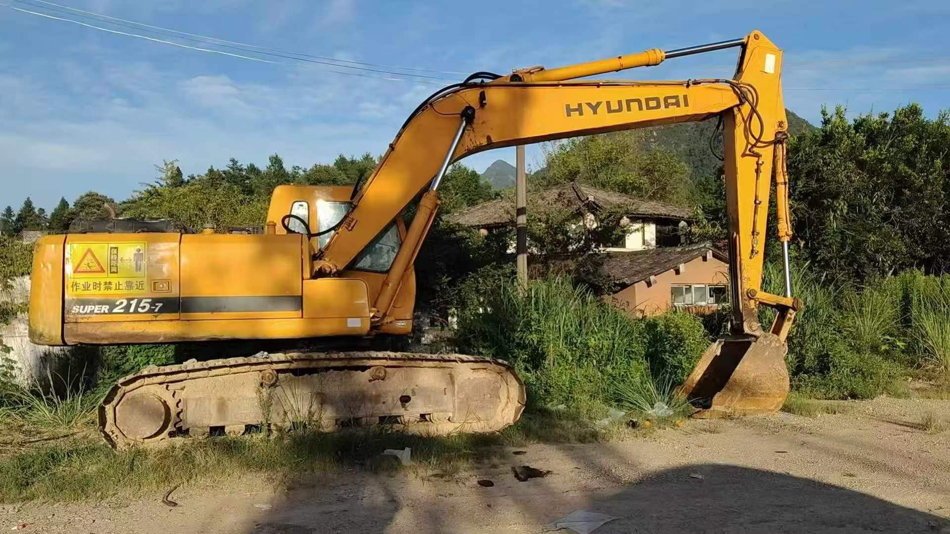 Buy Hyundai R215-7 Used Excavator / 3 Buy Hyundai R215-7 Used Excavator / 3