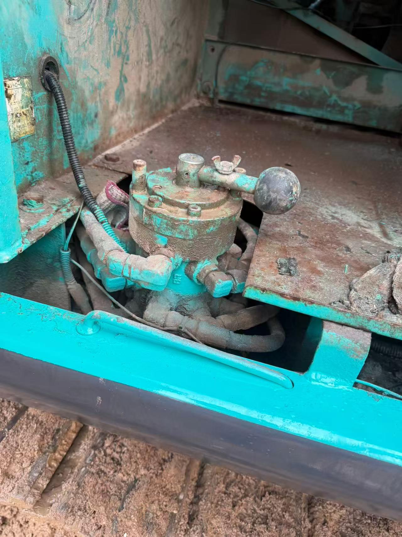 Buy Kobelco SK200-2 Used Excavator / 5 Buy Kobelco SK200-2 Used Excavator / 5