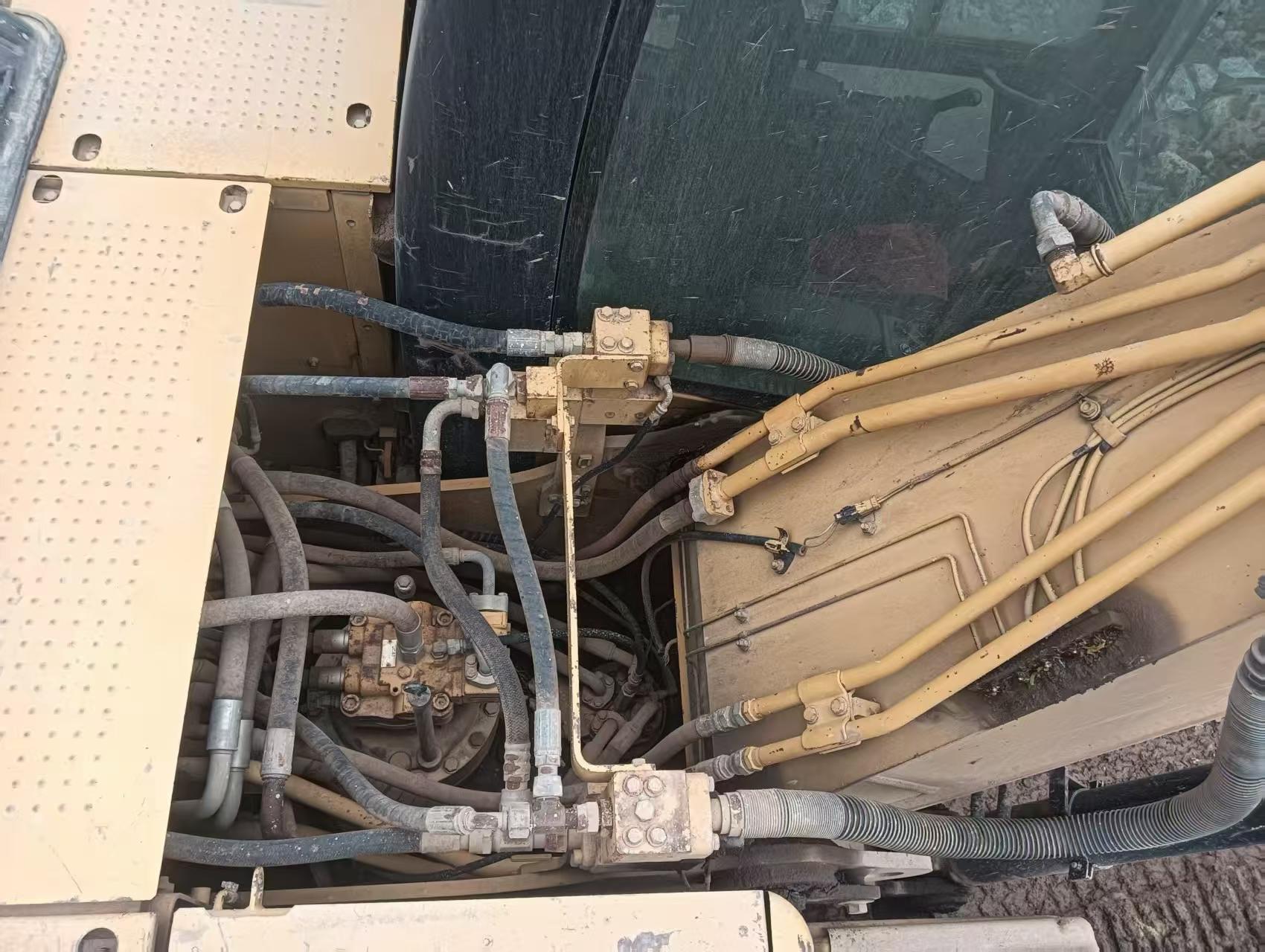 Buy Caterpillar 320D Used Excavator / 3 Buy Caterpillar 320D Used Excavator / 3