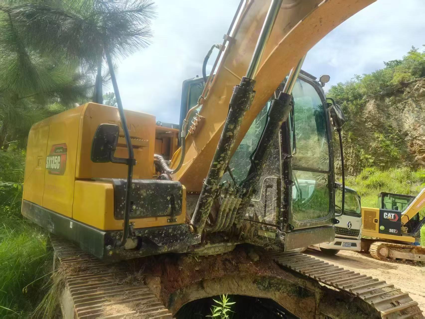 Buy Sany SY135 Used Excavator / 8 Buy Sany SY135 Used Excavator / 8