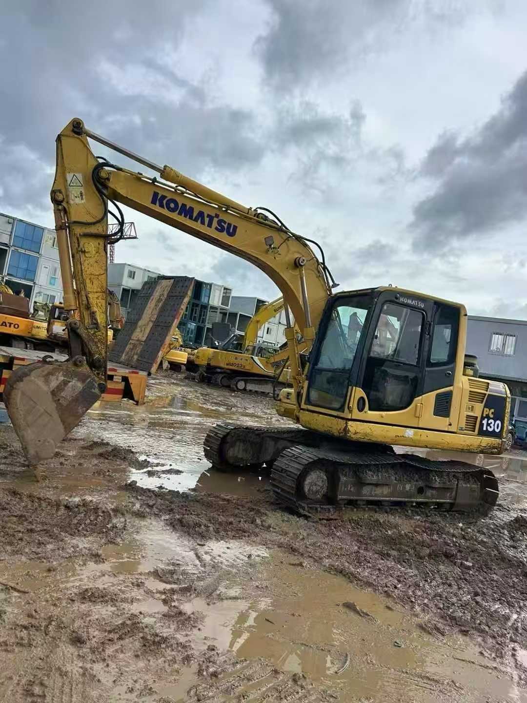Buy Komatsu PC110-7 Used Excavator / 8 Buy Komatsu PC110-7 Used Excavator / 8