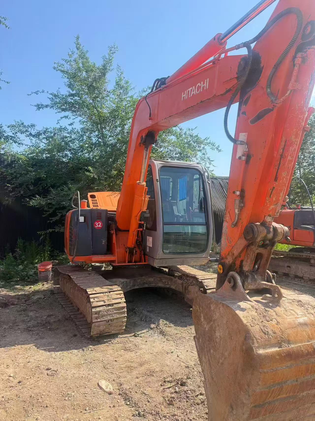 Buy Hitachi EX70 Used Excavator / 1