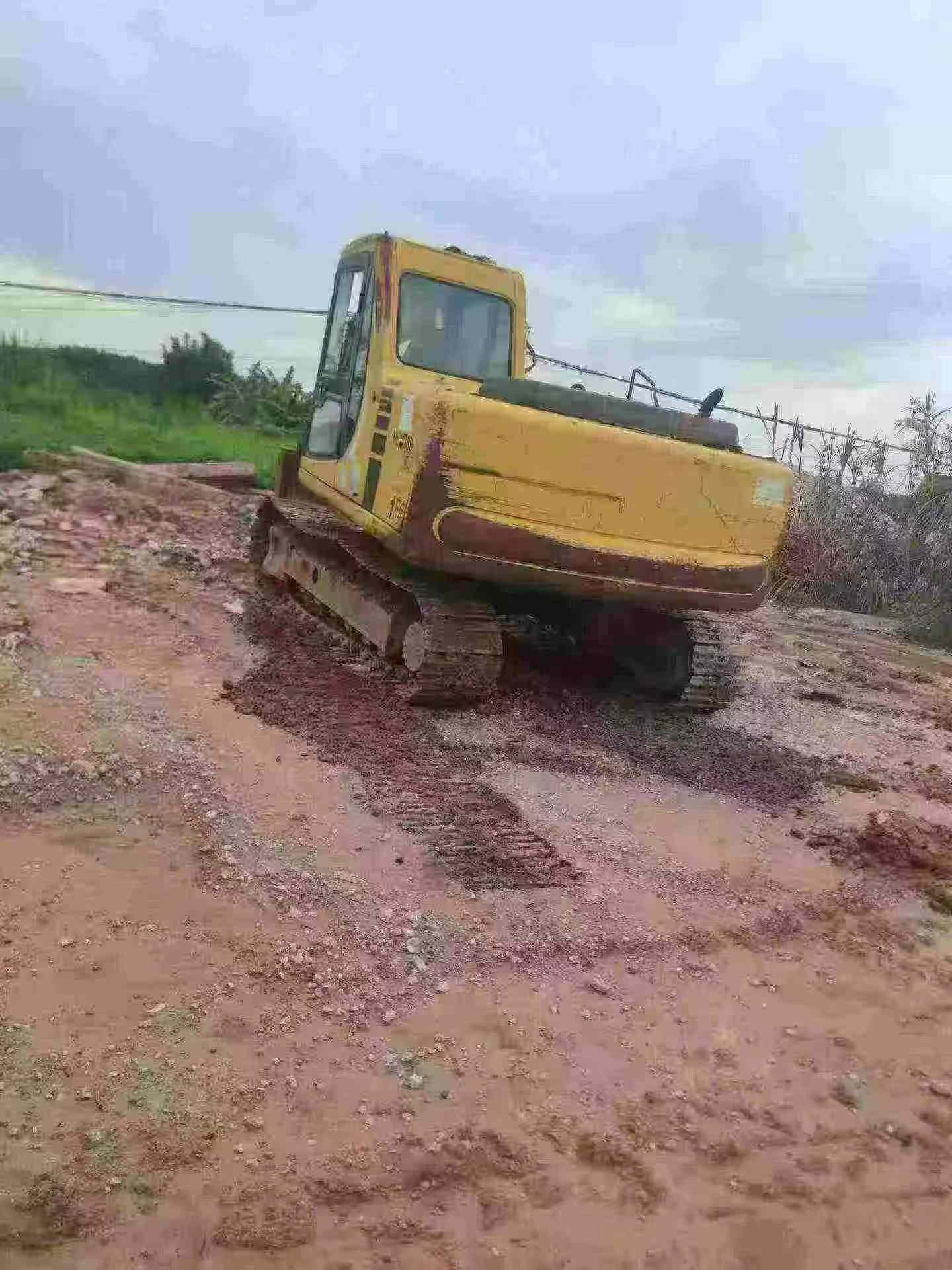 Buy Komatsu PC120-6 Used Excavator / 1