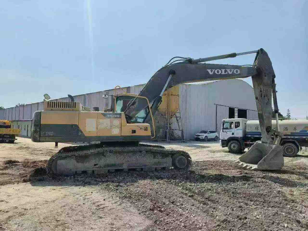Buy Volvo L250G Used Excavator / 4 Buy Volvo L250G Used Excavator / 4