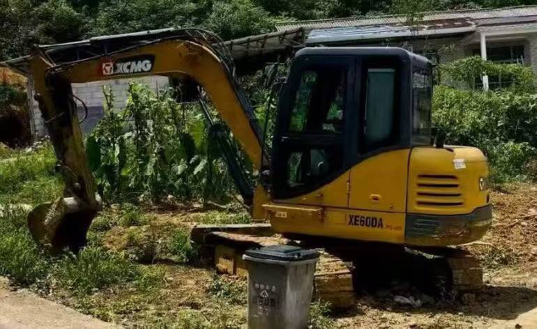 Buy XCMG XE60 Used Excavator / 2 Buy XCMG XE60 Used Excavator / 2