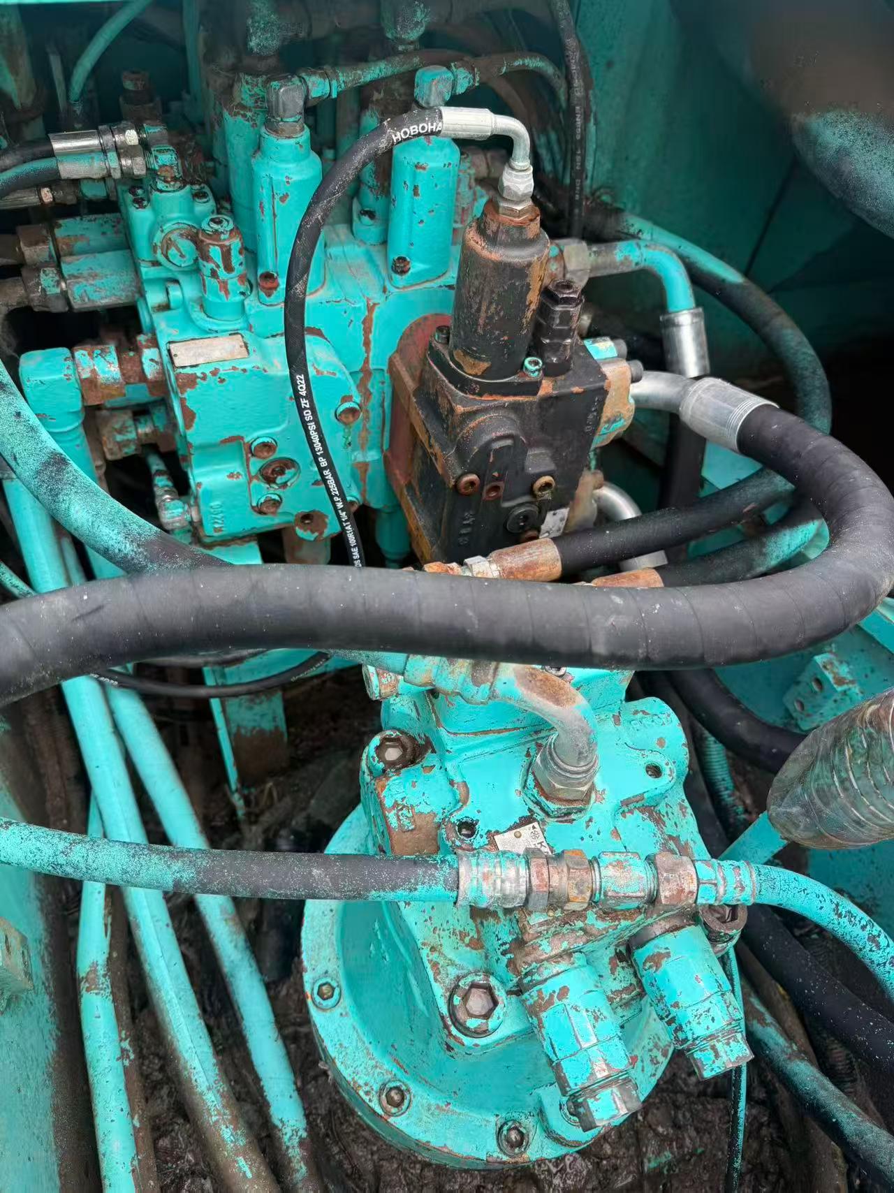 Buy Kobelco SK200-2 Used Excavator / 6 Buy Kobelco SK200-2 Used Excavator / 6