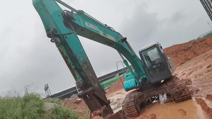 Buy Kobelco SK200 Used Excavator / 1