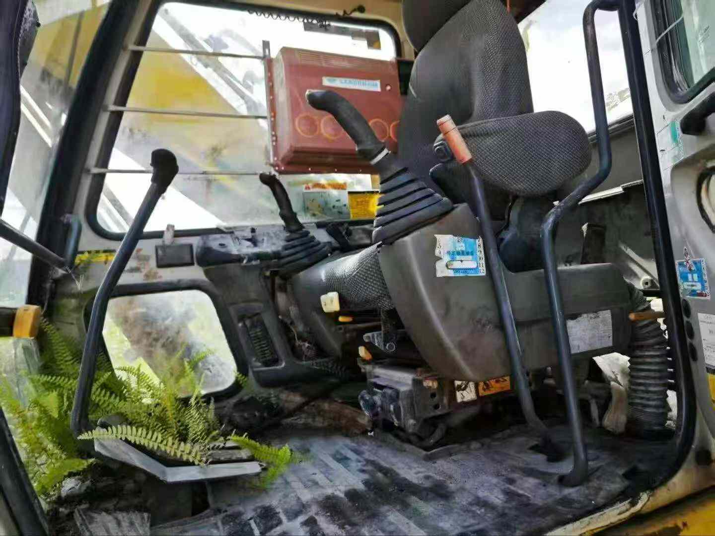 Buy Kato HD1023 Used Excavator / 2