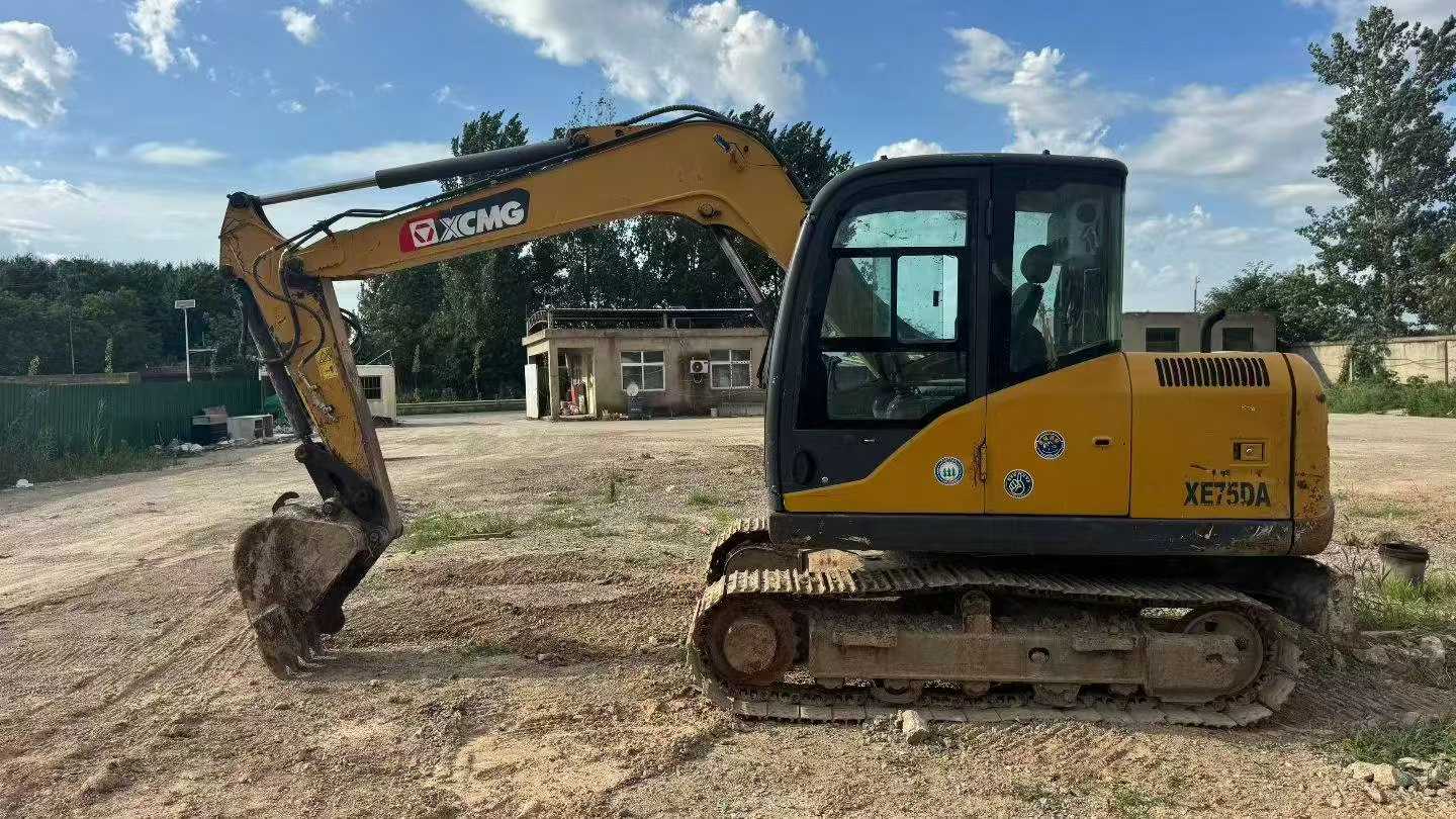 Buy XCMG XE75C Used Excavator / 7