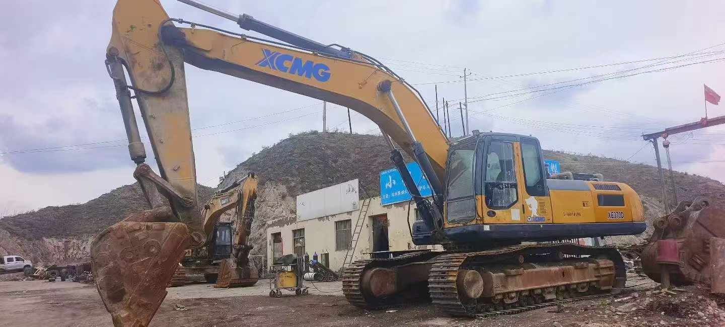 Buy XCMG XE370 Used Excavator / 1