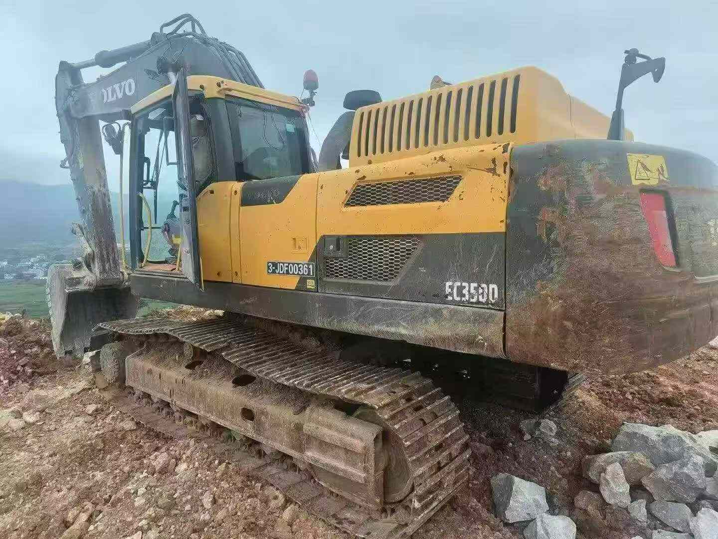 Buy Volvo L350F Used Excavator / 3 Buy Volvo L350F Used Excavator / 3