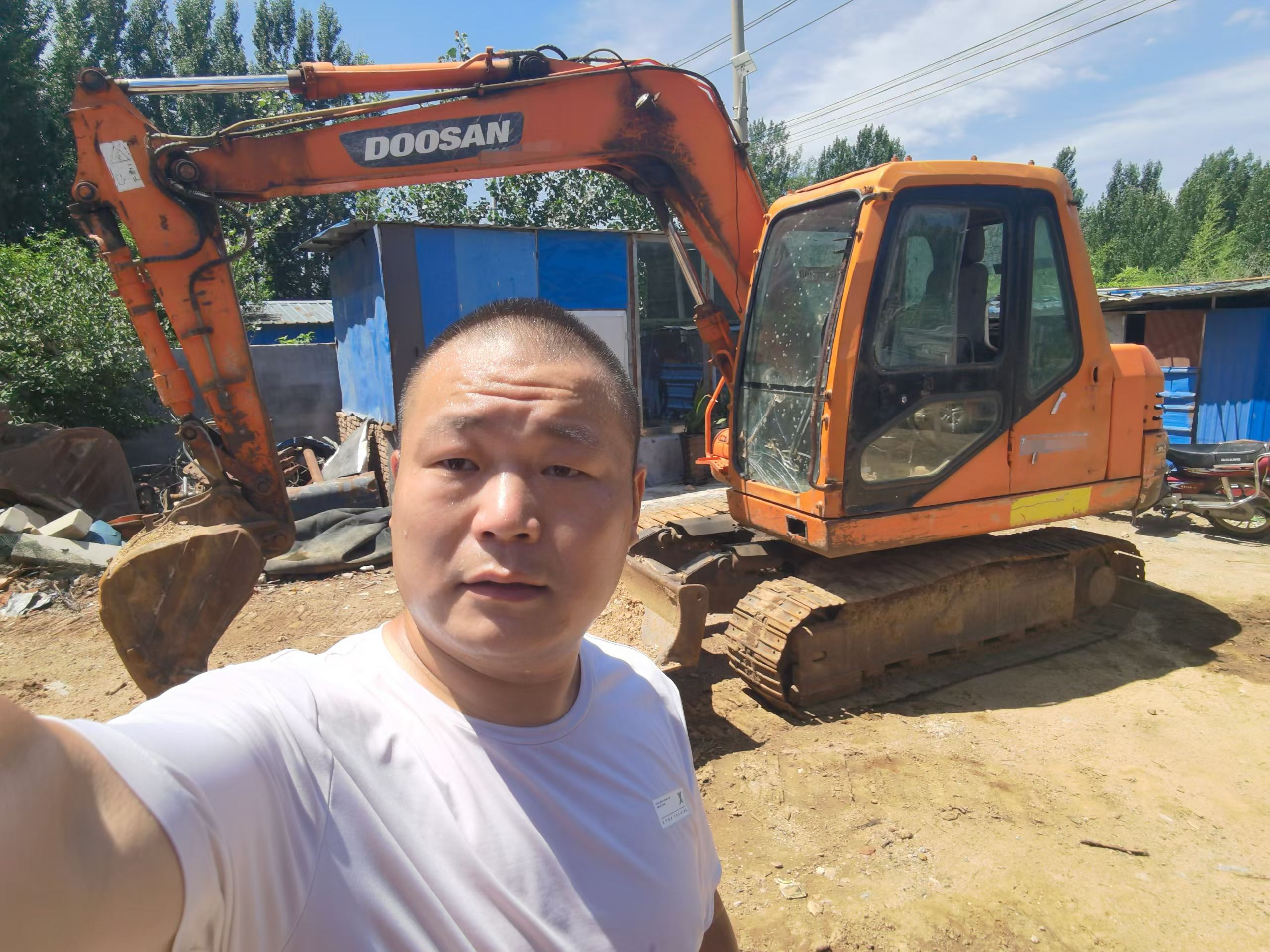 Buy Doosan DH80G Used Excavator / 1