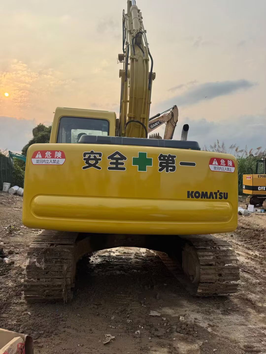 Buy Komatsu PC120-6 Used Excavator / 9 Buy Komatsu PC120-6 Used Excavator / 9