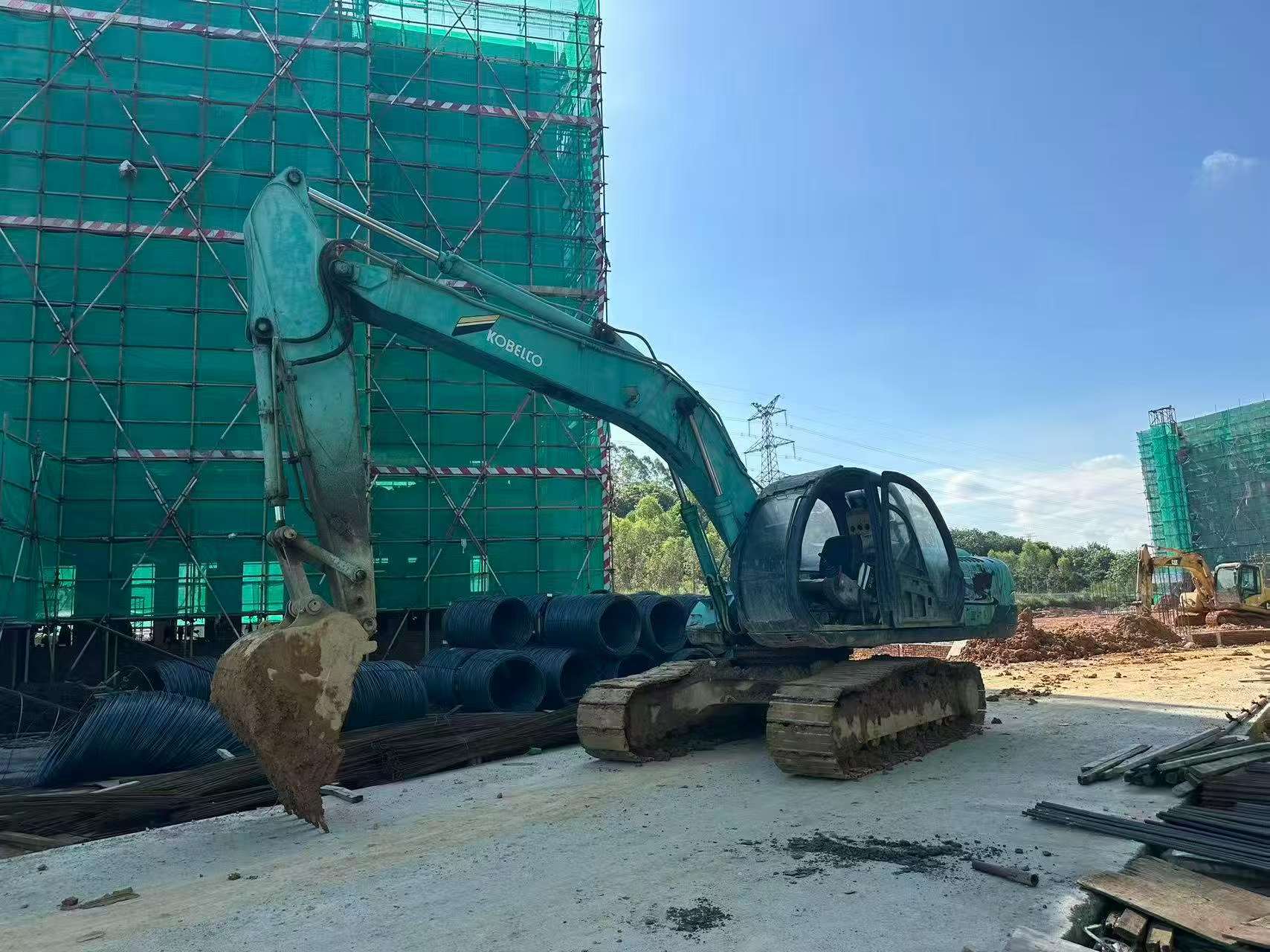 شراء حفارة Kobelco SK200 مستعملة / 4