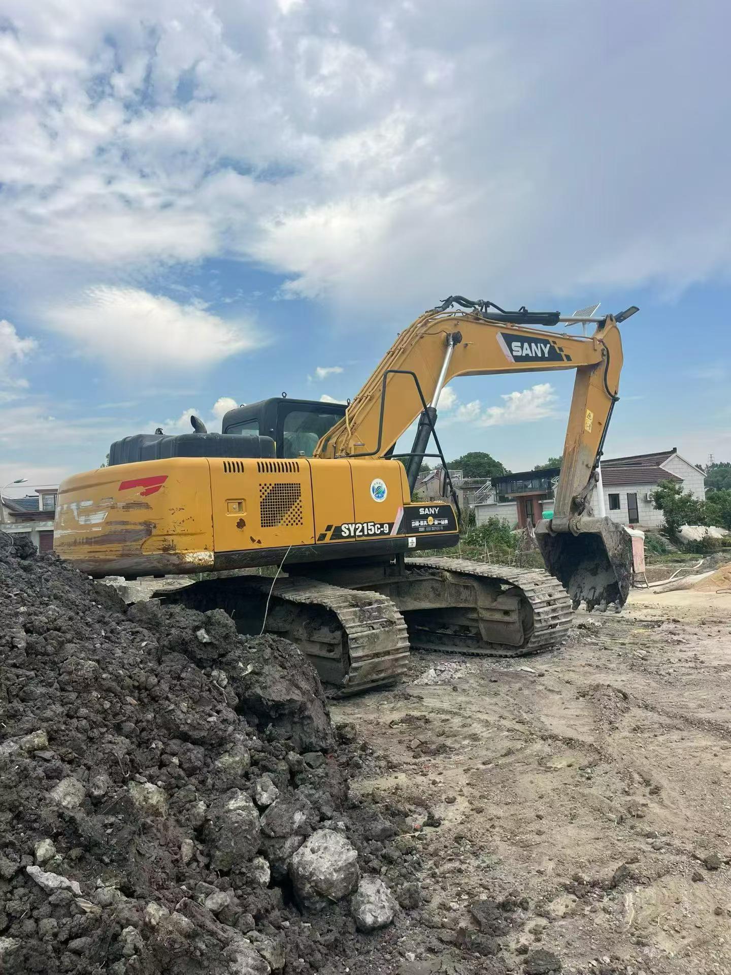 Buy Sany SY205C Used Excavator / 3 Buy Sany SY205C Used Excavator / 3