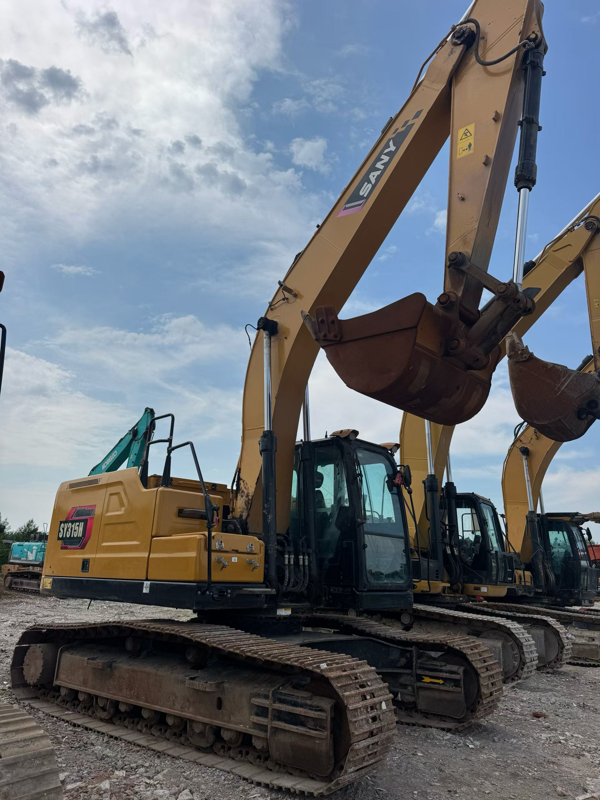 Buy Sany SY235C Used Excavator / 4 Buy Sany SY235C Used Excavator / 4