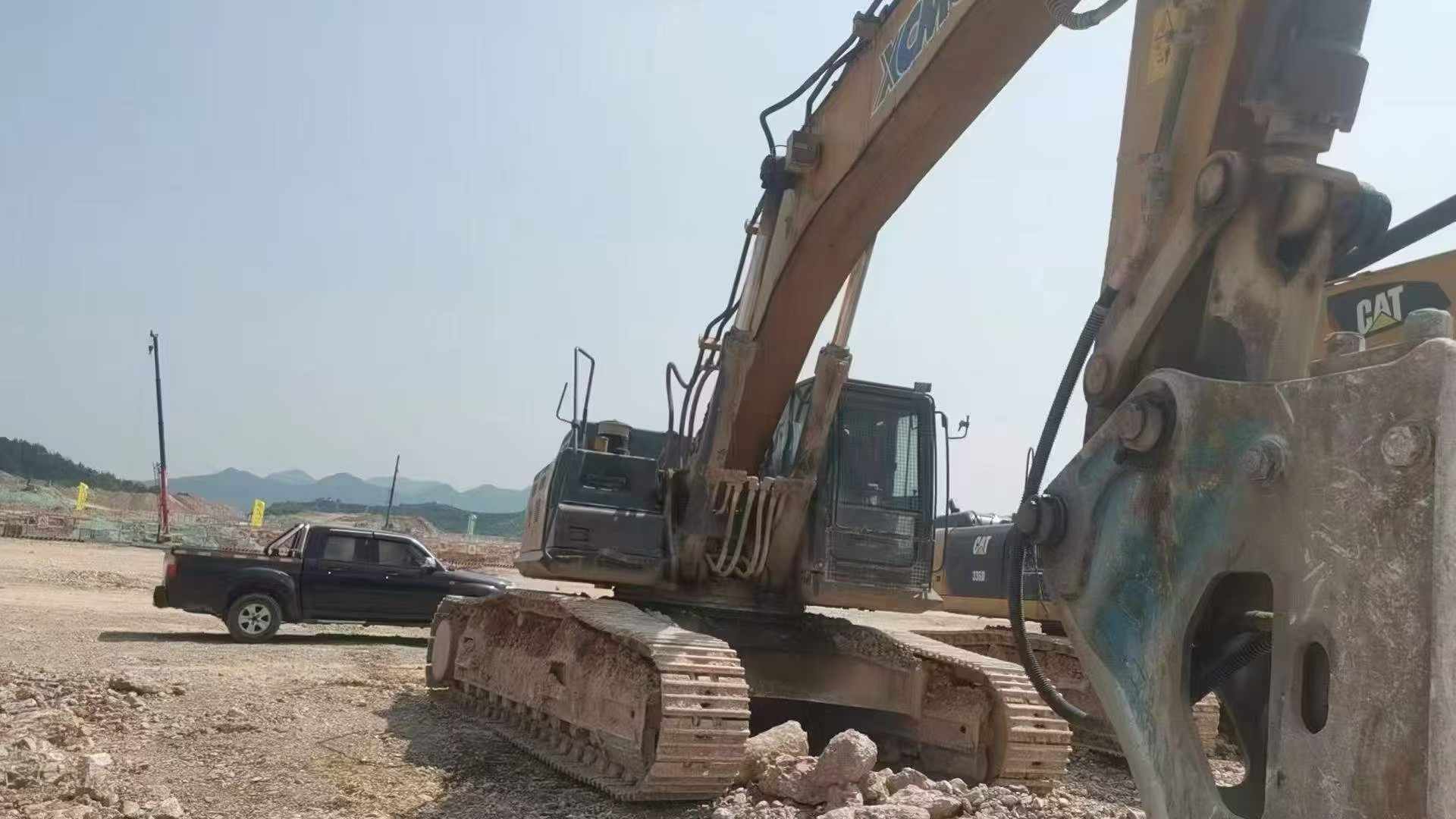 Buy XCMG XE470 Used Excavator