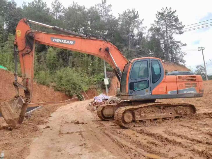 Buy Doosan DX215-9C Used Excavator / 1