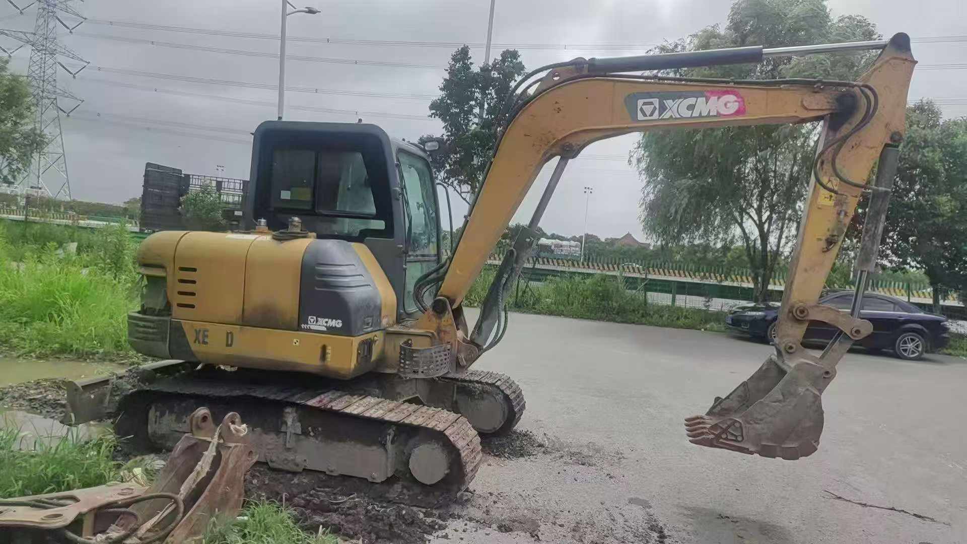 Compre Escavadeira XCMG XE55D Usada / 5 Compre Escavadeira XCMG XE55D Usada / 5