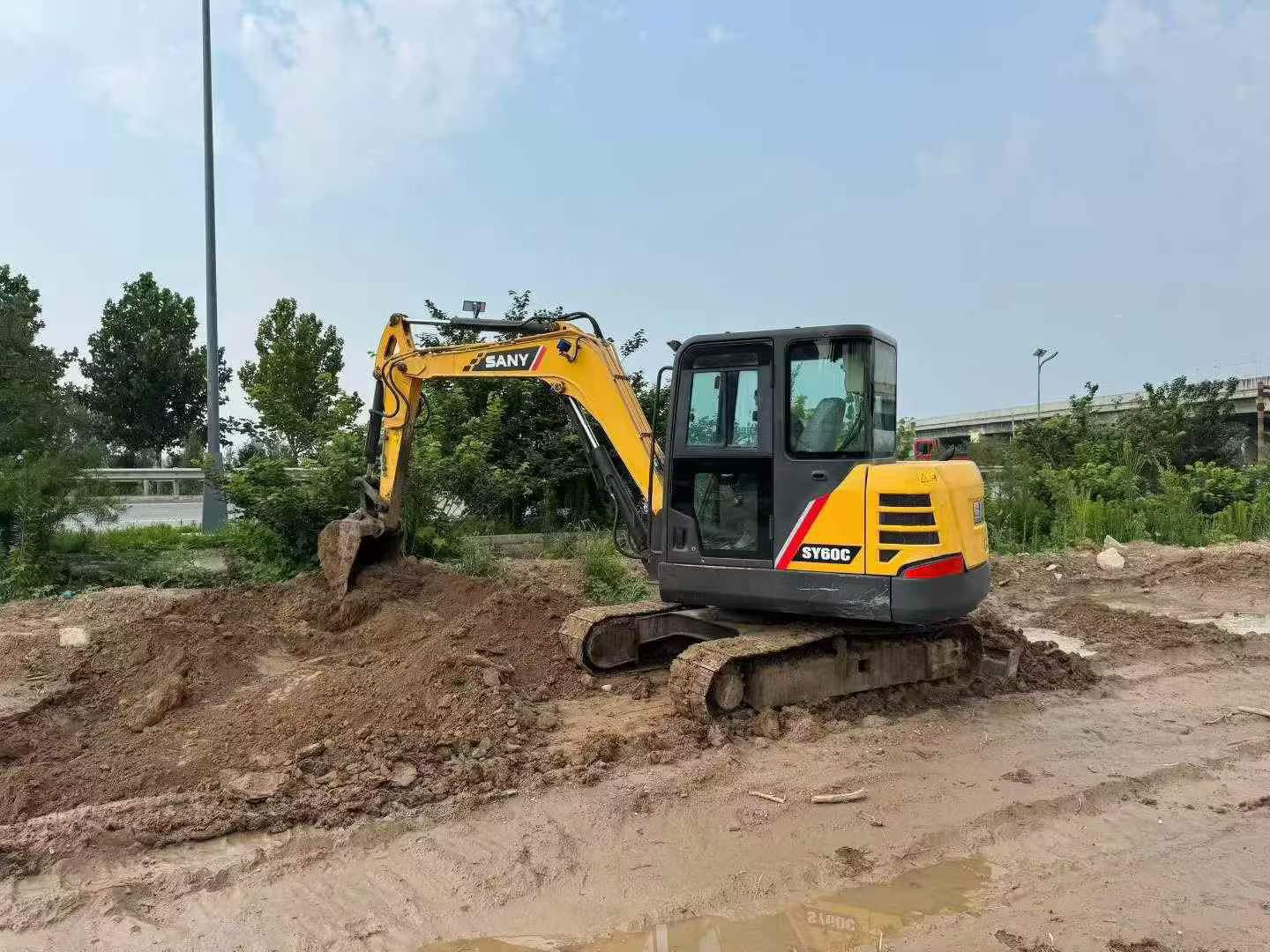 Buy Sany SY60 Used Excavator / 1