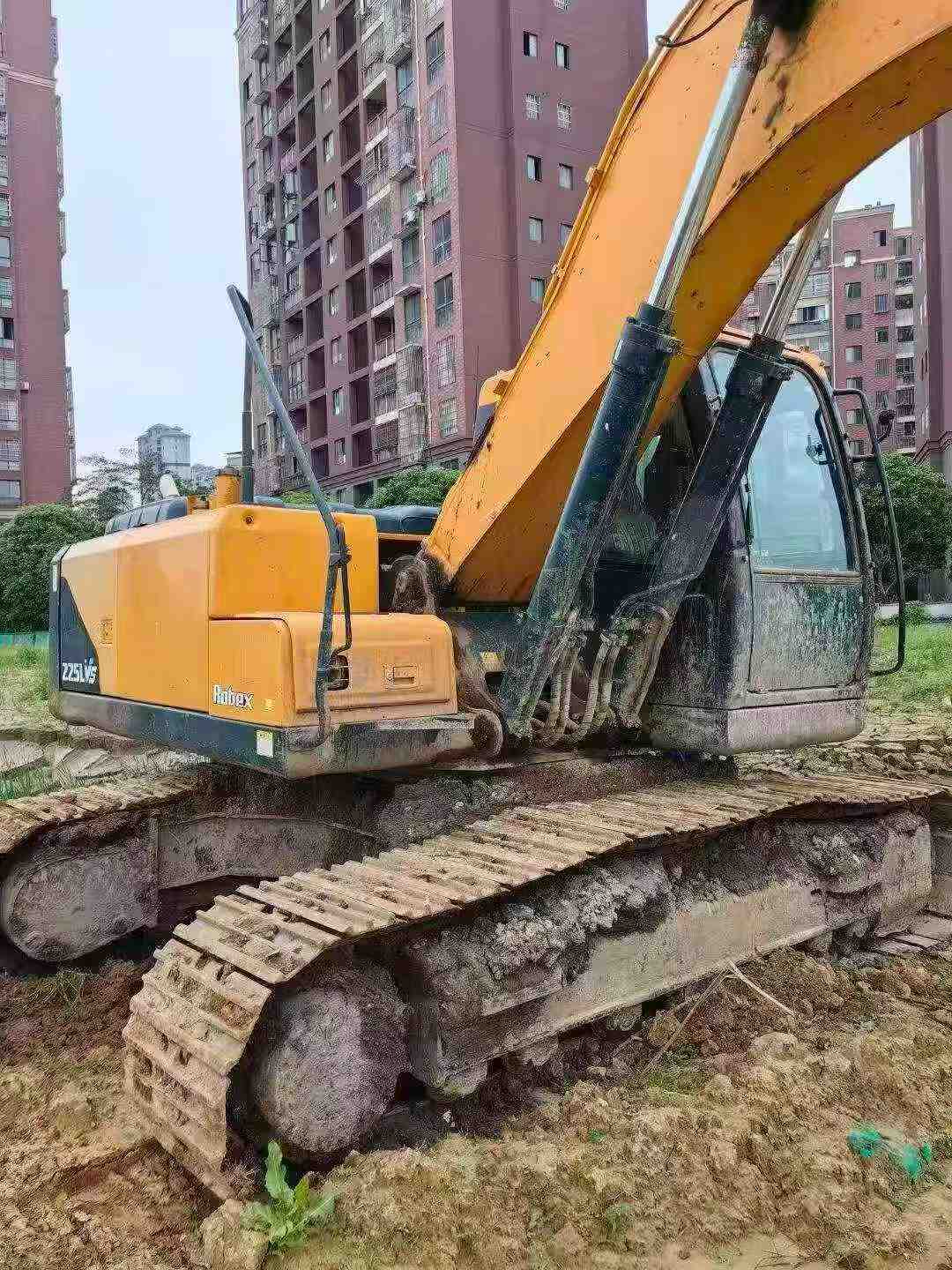 Buy Hyundai R215-7 Used Excavator / 2
