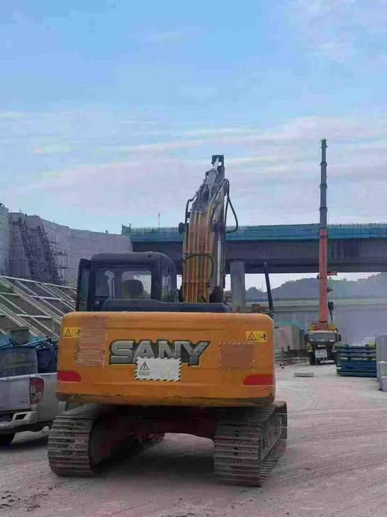 Buy Sany SY135 Used Excavator / 1