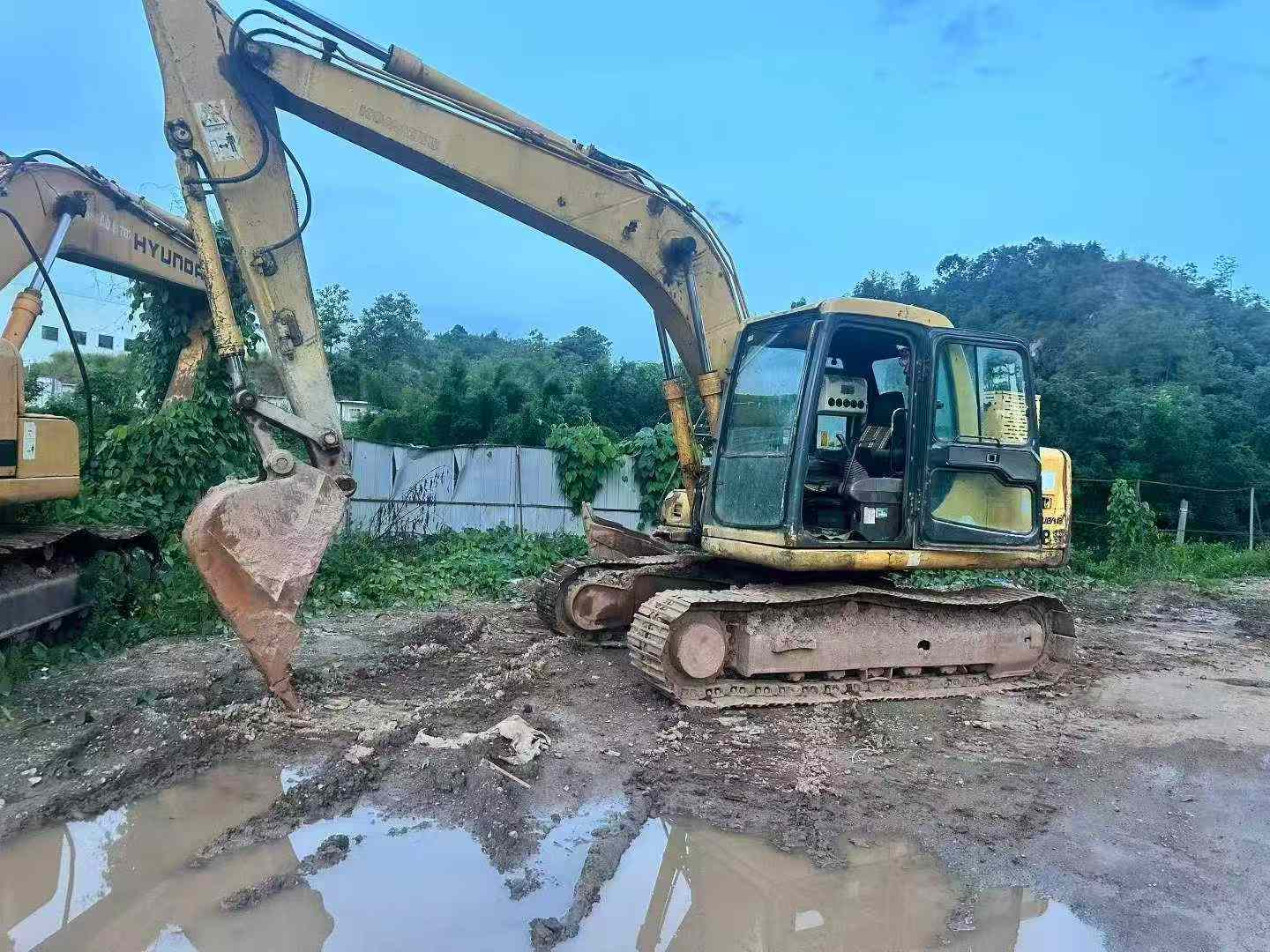 Buy Komatsu PC120-6E Used Excavator / 2