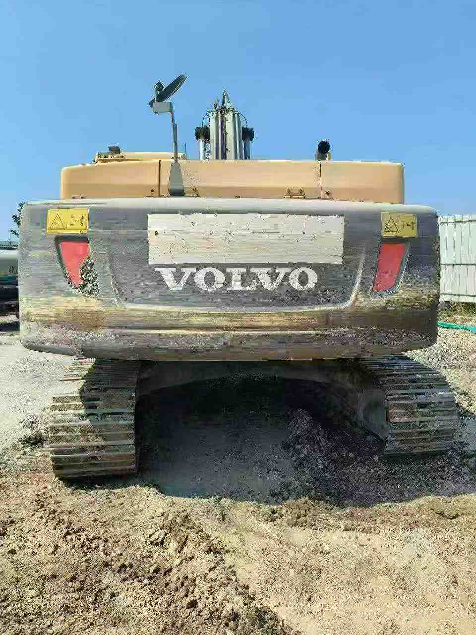 Buy Volvo L250G Used Excavator / 2 Buy Volvo L250G Used Excavator / 2