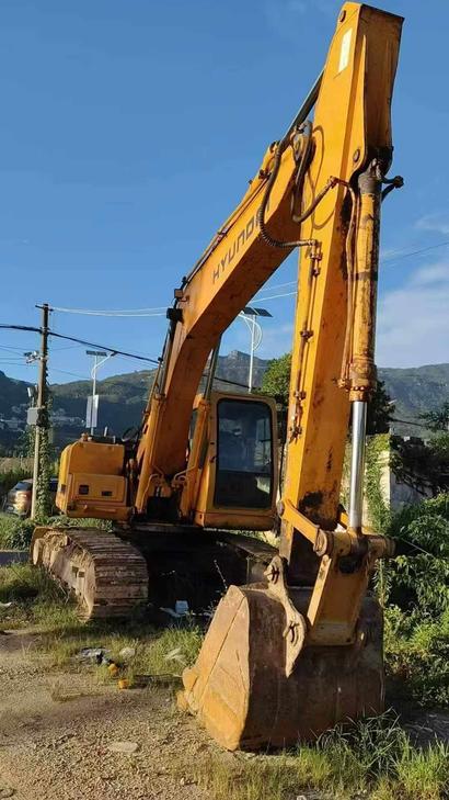 Buy Hyundai R215-7 Used Excavator / 1