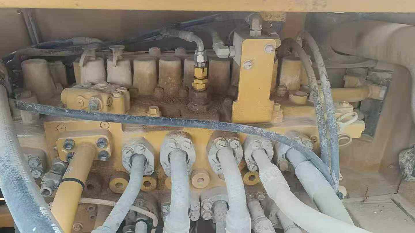 Buy Caterpillar 323 Used Excavator / 4 Buy Caterpillar 323 Used Excavator / 4