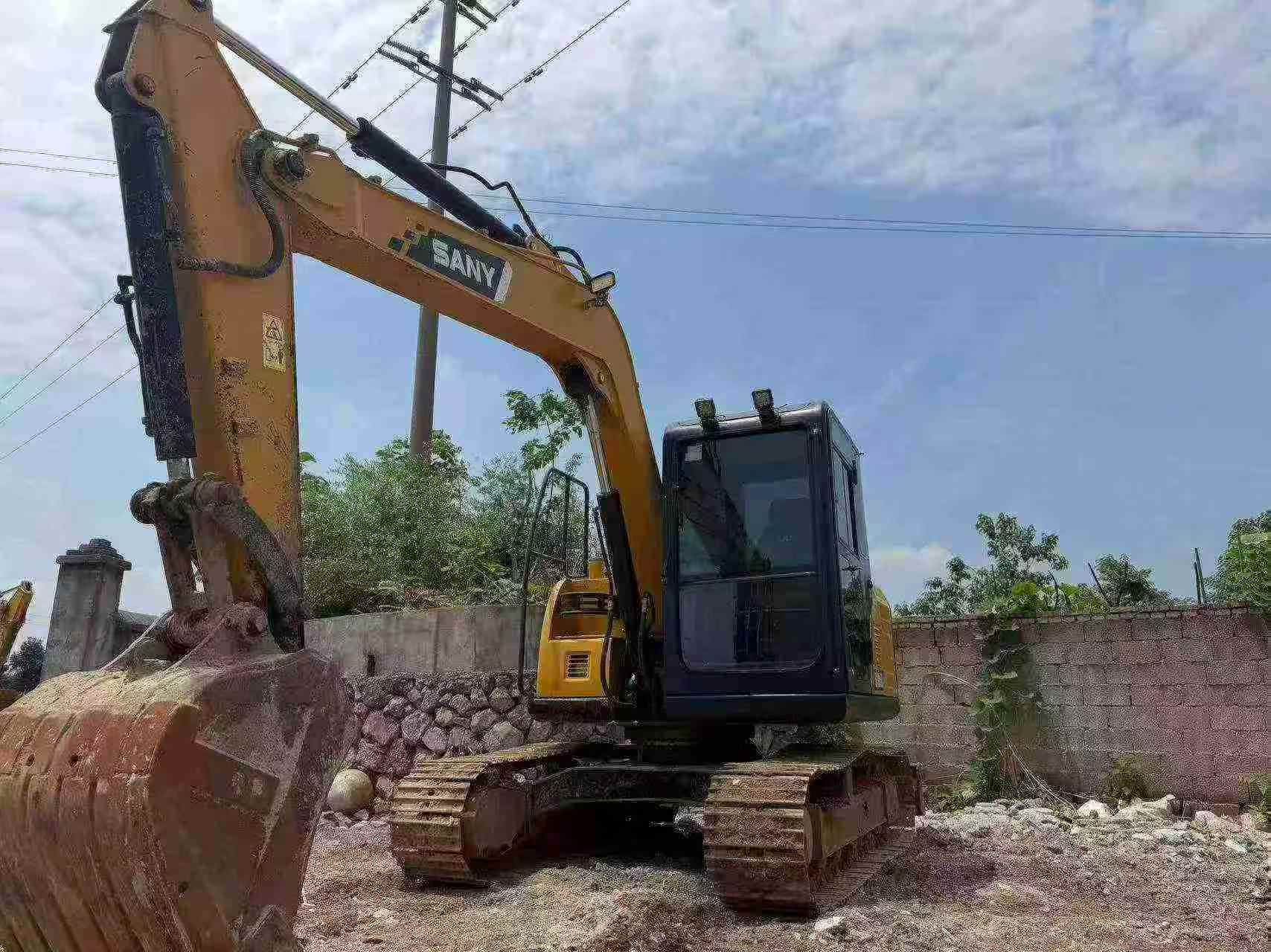 Buy Sany SY75 Used Excavator / 2 Buy Sany SY75 Used Excavator / 2
