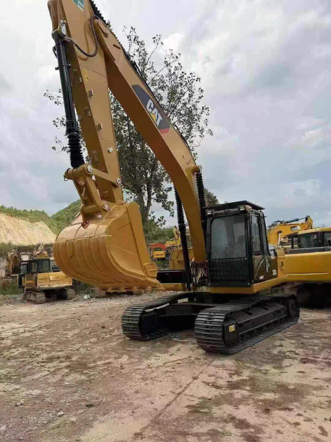 Buy Caterpillar 320D Used Excavator / 4 Buy Caterpillar 320D Used Excavator / 4
