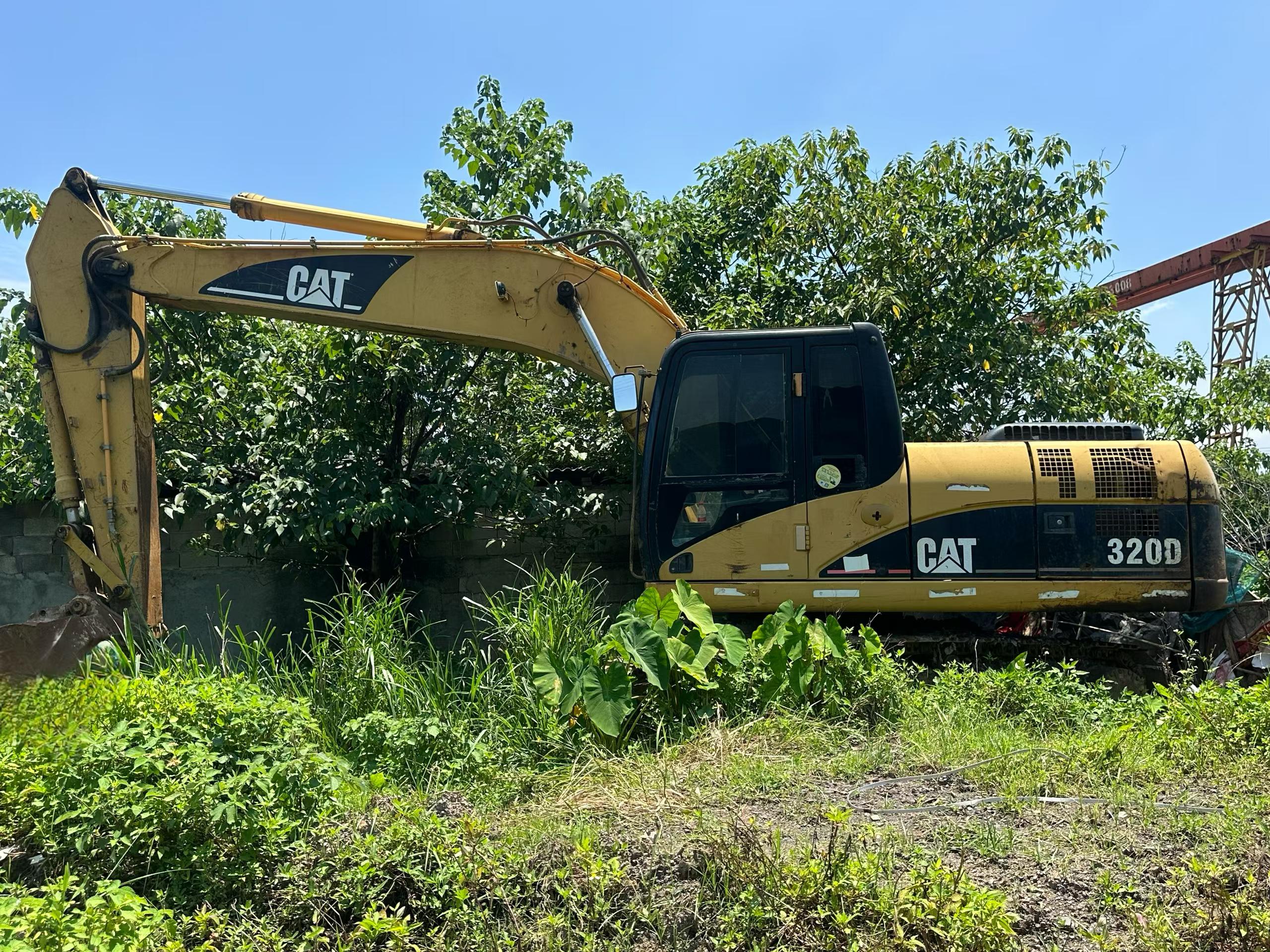 Buy Caterpillar 320D Used Excavator / 1