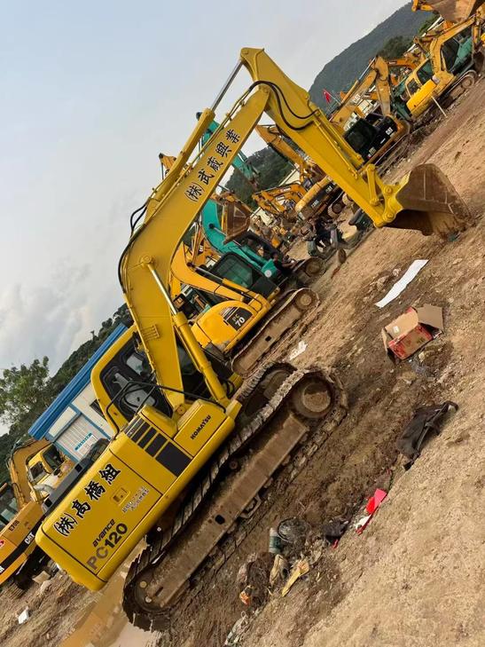 Buy Komatsu PC120-6 Used Excavator / 1