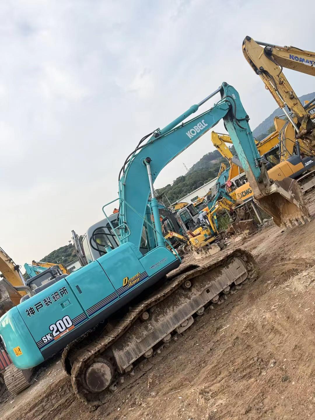 Buy Kobelco SK200-2 Used Excavator / 2 Buy Kobelco SK200-2 Used Excavator / 2
