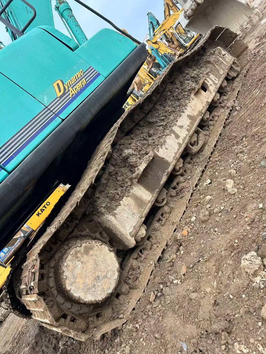 Buy Kobelco SK200-2 Used Excavator / 4 Buy Kobelco SK200-2 Used Excavator / 4