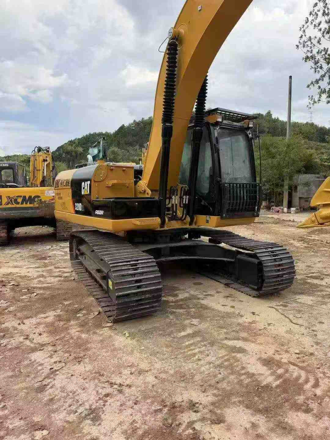 Buy Caterpillar 320D Used Excavator / 3 Buy Caterpillar 320D Used Excavator / 3