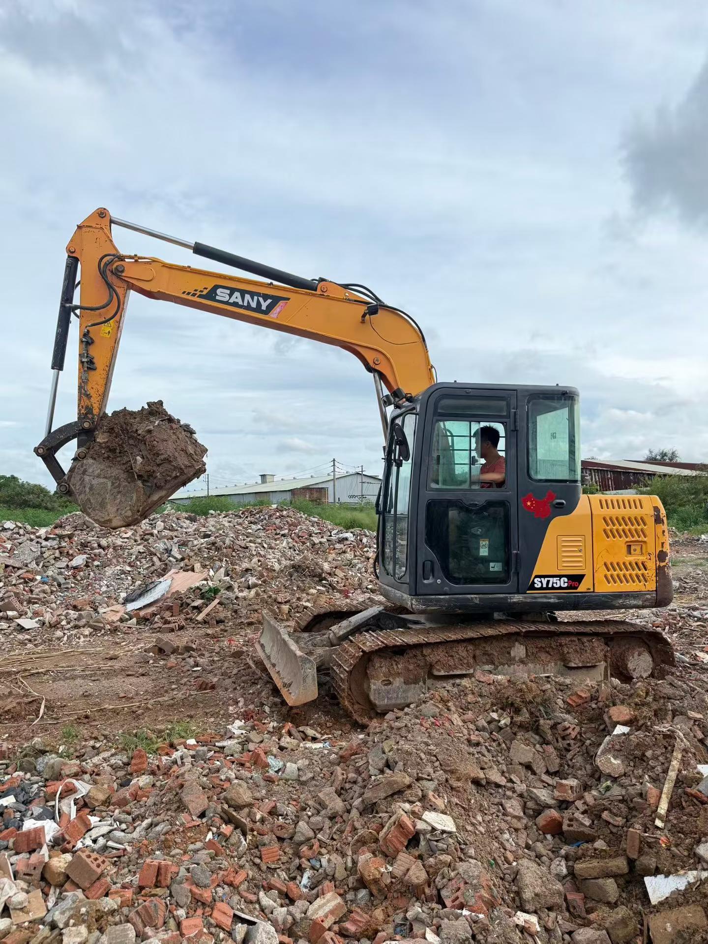 Buy Sany SY75C-8 Used Excavator / 1