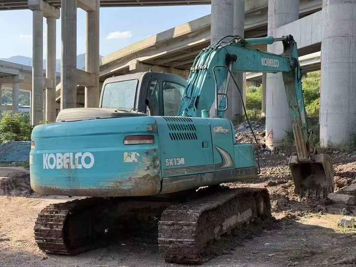 Buy Kobelco SK130 Used Excavator / 1