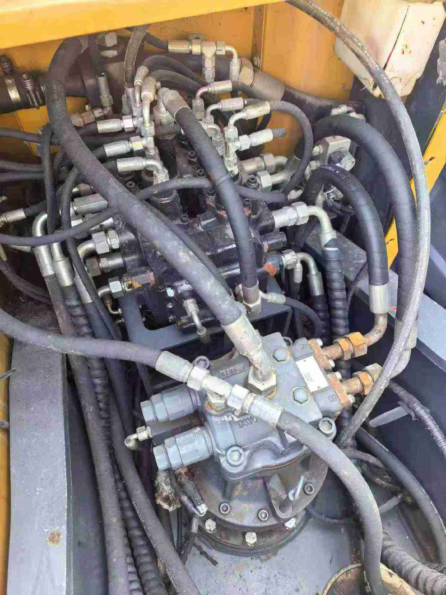 Buy XCMG XE135B Used Excavator / 3 Buy XCMG XE135B Used Excavator / 3