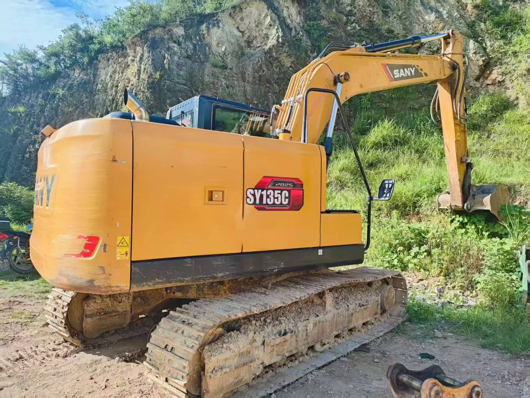 Buy Sany SY135 Used Excavator / 2 Buy Sany SY135 Used Excavator / 2
